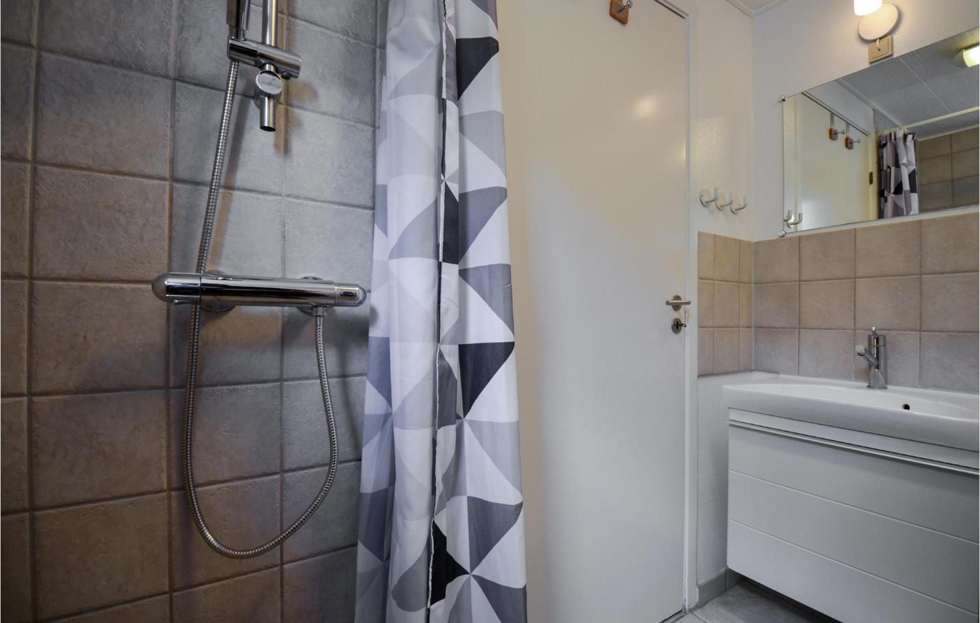 3 Bedroom Amazing Home In Ebeltoft Esterno foto